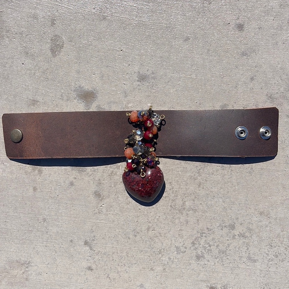 Heart-shaped crystal bracelet